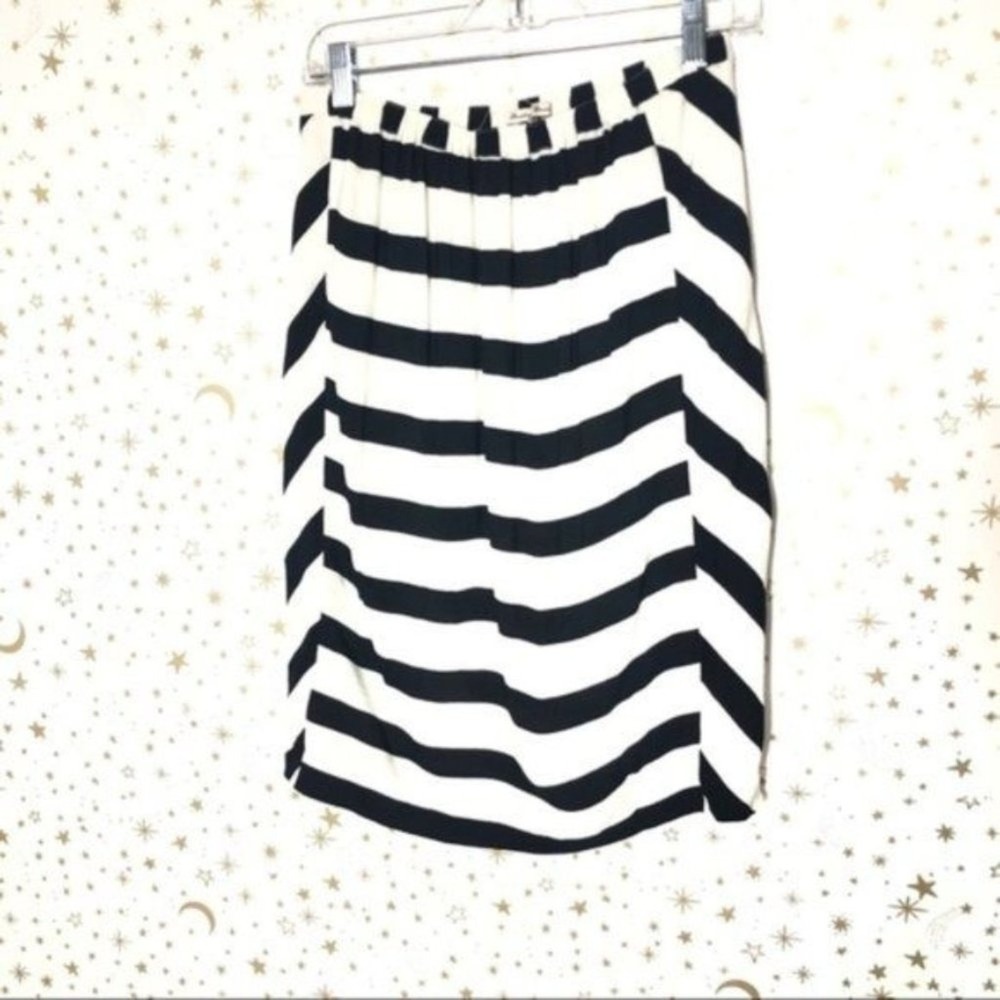 Broadway & Broome Navy Blue White Striped Mini Skirt Elastic Waist Size M